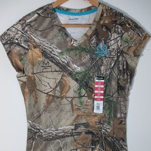 NWT REALTREE Tee Shirt T-shirt Hunting Camo V-Neck
